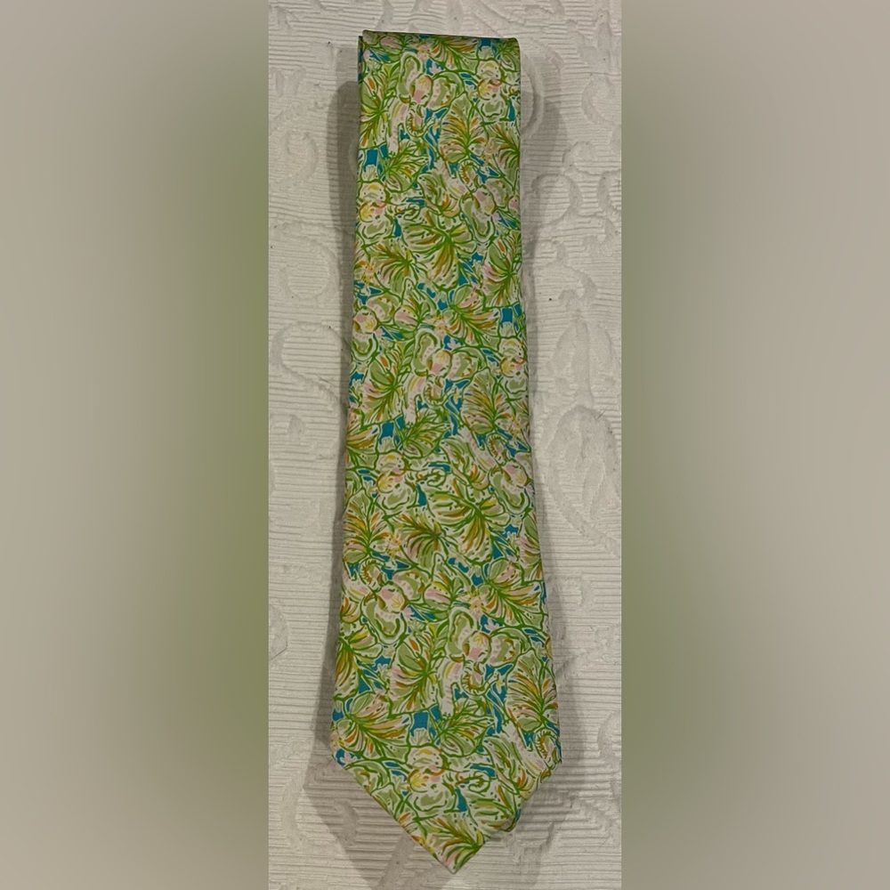 Lilly Pulitzer Men’s Tie with Palm Design- Green Pink Blue